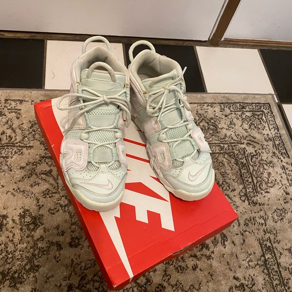 Nike uptown light green and white - Picture 3 of 9